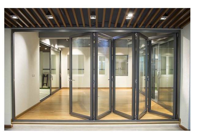 portes bifold en verre intérieures, porte bifold en aluminium de balcon, portes extérieures en verre bifold, détails 6 de porte de pliage